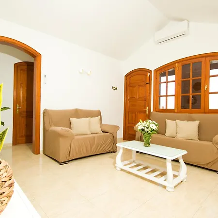Villa El Golfo - By Az Puerto del Carmen (Lanzarote)